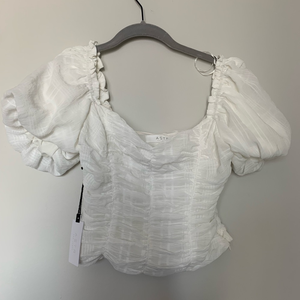 White ASTR cropped blouse